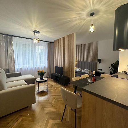 Mki Apartments - Zlota 69 Warsaw City Center Apartment Buitenkant foto