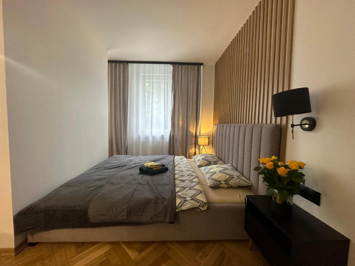 Mki Apartments - Zlota 69 Warsaw City Center Apartment Buitenkant foto