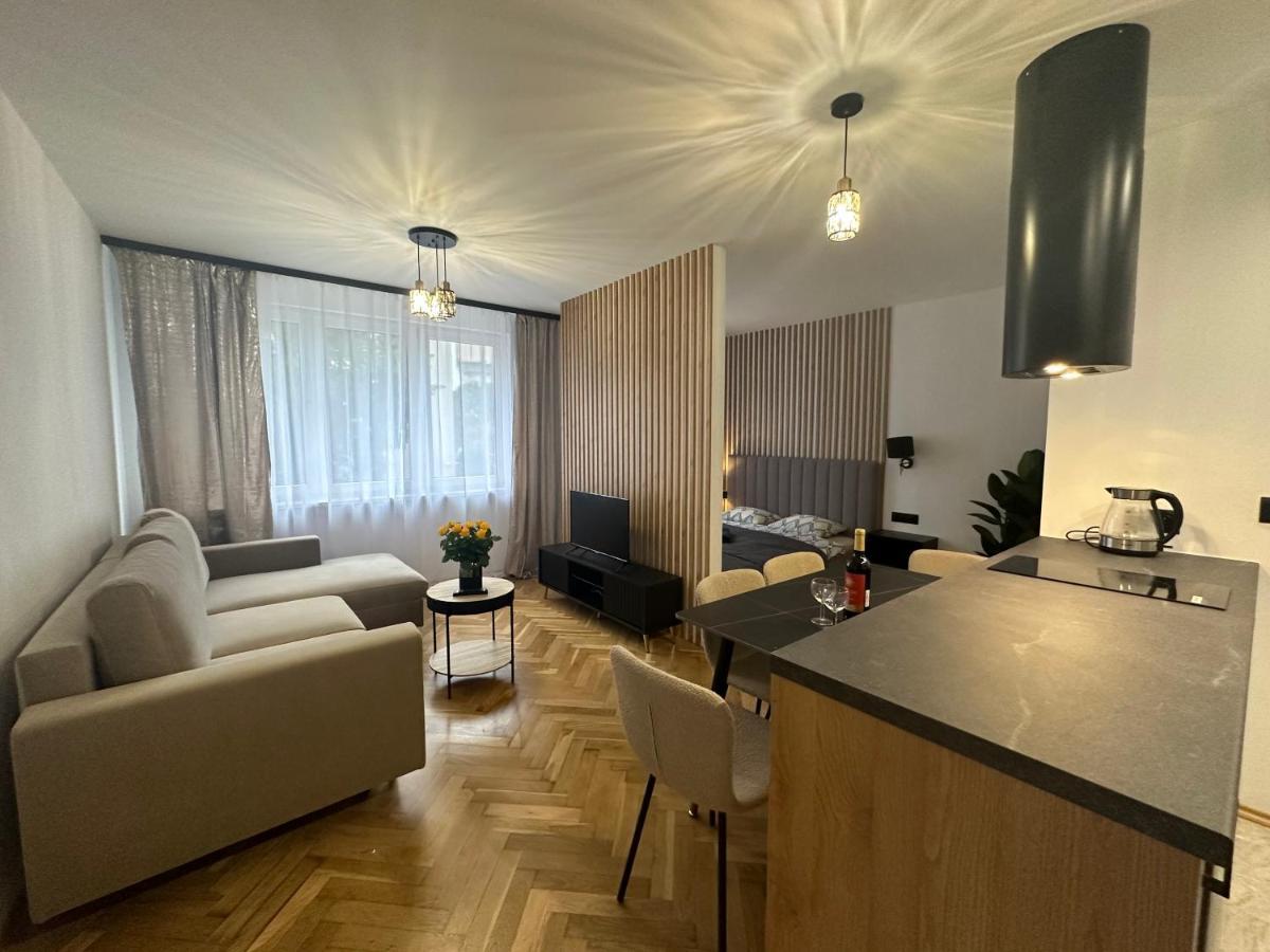 Mki Apartments - Zlota 69 Warsaw City Center Apartment Buitenkant foto